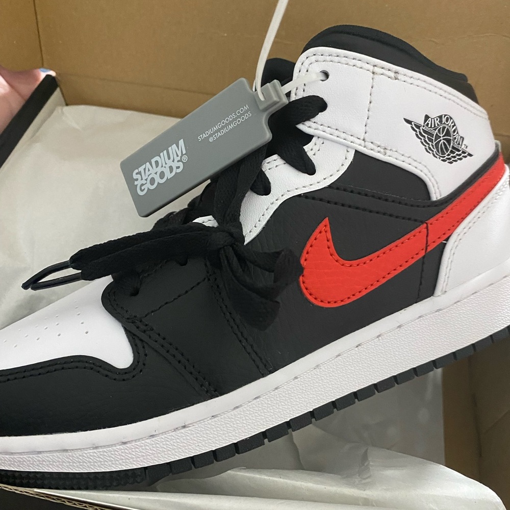 Air Jordan 1 Chile red